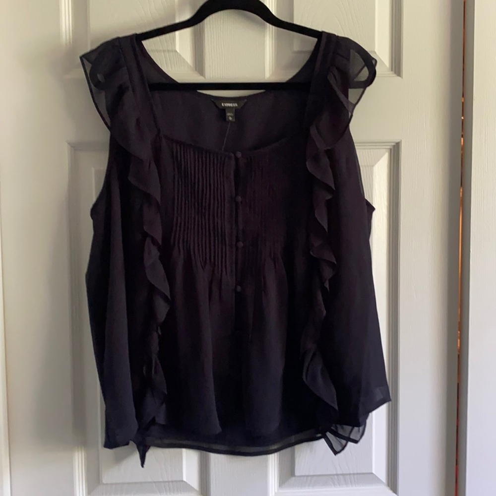 Sleeveless navy riffle button down top